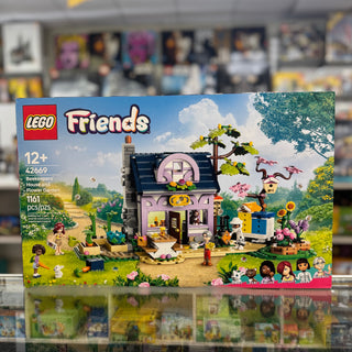 Beekeepers' House and Flower Garden, 42669 Building Kit LEGO®