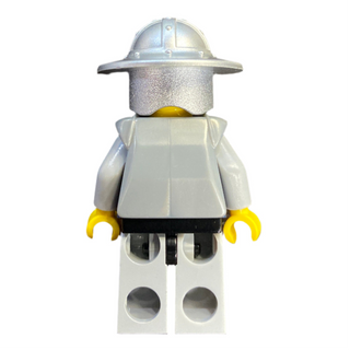 Fantasy Era - Crown Knight Scale Mail with Crown, Breastplate, Helmet with Broad Brim, Smirk and Stubble Beard, cas387 Minifigure LEGO®