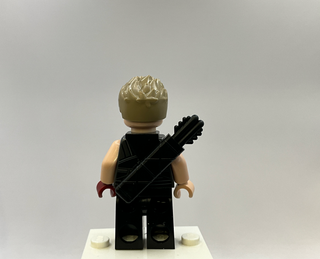 Hawkeye - Black and Dark Suit, Dark Tan Hair, Quiver, Silver Zipper, sh0925 Minifigure LEGO®