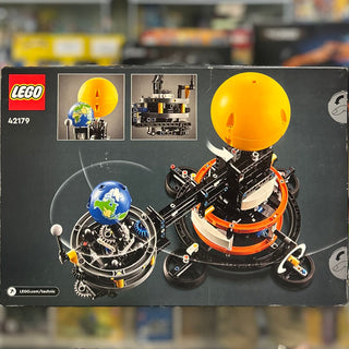 Planet Earth and Moon in Orbit, 42179 Building Kit LEGO®