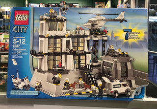 Police Station, WITHOUT Light-Up Minifigure,  7237-2 Building Kit LEGO®