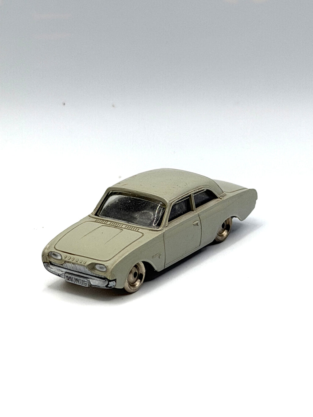 1964 HO 1/87 Scale Light Gray Ford Taunus LEGO® Vehicle – United