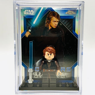 Anakin Skywalker with Trading Card & Collector’s Case Minifigure LEGO® Swinging Lightsaber