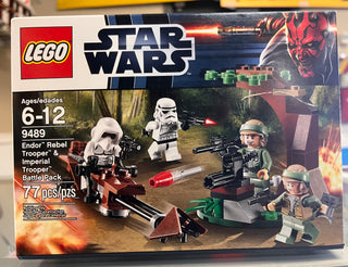 Endor Rebel Trooper & Imperial Trooper Battle Pack, 9489 Building Kit LEGO®