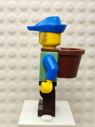 Peasant - Male, Dark Brown Legs, Blue Hat, D-Basket, cas579 Minifigure LEGO®