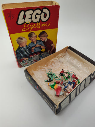 Set 270-1, 5 Cyclists / Motorcyclists Building Kit LEGO®