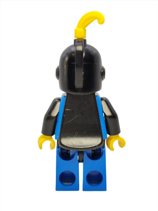 Breastplate - Black Grille Helmet and Yellow Feather with Black Plastic Cape, cas182 Minifigure LEGO®