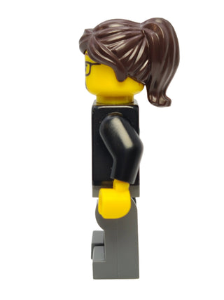 Female with Striped Black and White Shirt, twn391 Minifigure LEGO®