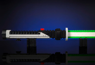 Master Jinn's Life-Sized Saber Building Kit Bricker Builds