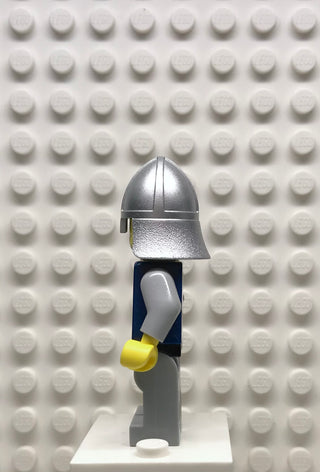 Fantasy Era, Crown Knight Scale Mail with Crown, Helmet with Neck Protector, Smirk and Stubble Beard, cas342 Minifigure LEGO®