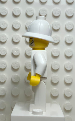 Dr. Kilroy - Green Vest, White Legs, adv026 Minifigure LEGO®