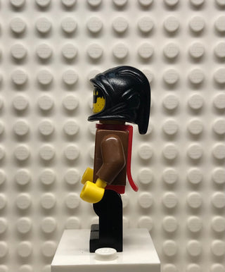 Wolfpack, Eye Patch, Brown Arms and Black Legs, Black Hood and Red Cape, cas234 Minifigure LEGO®