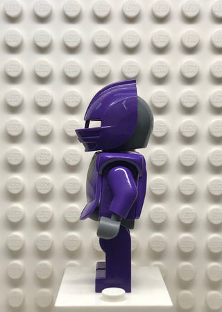 Knights Kingdom II, Danju with Gold Pattern Armor, Dark Bluish Gray Hips and Helmet, cas269 Minifigure LEGO®