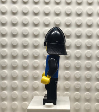 Black Falcon, Black Legs, Black Neck-Protector, Shield Bottom Round, cas101a Minifigure LEGO®