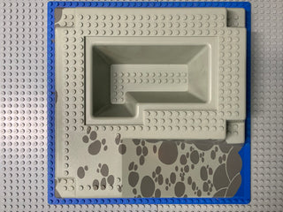 32x32 Raised Baseplate W/ Ramp & Pit, Water, Gray Stones Pattern 2552px3 LEGO® Part LEGO®