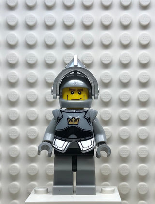 Fantasy Era, Crown Knight Plain with Breastplate, Helmet with Visor, Vertical Cheek Lines, cas379 Minifigure LEGO®   