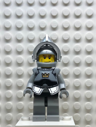 Fantasy Era, Crown Knight Plain with Breastplate, Helmet with Visor, Vertical Cheek Lines, cas379 Minifigure LEGO®