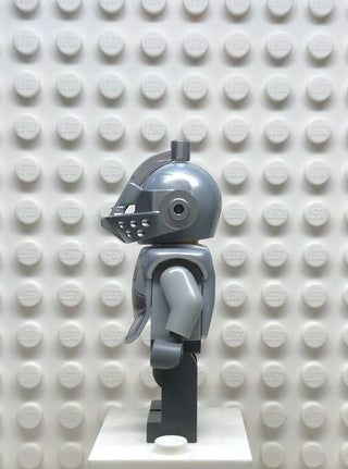 Fantasy Era, Crown Knight Plain with Breastplate, Helmet with Visor, Curly Eyebrows and Goatee, cas335 Minifigure LEGO®