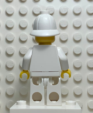 Dr. Kilroy - Green Vest, White Legs, adv026 Minifigure LEGO®
