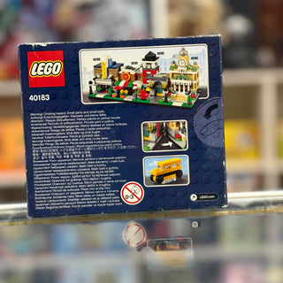 Bricktober Town Hall (2014 Toys "R" Us Exclusive), 40183 Building Kit LEGO®