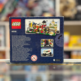 Bricktober Pizza Place (2014 Toys "R" Us Exclusive), 40181