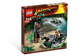 LEGO Indiana Jones River Chase set 7625 empty box with jungle temple and vehicle imagery.