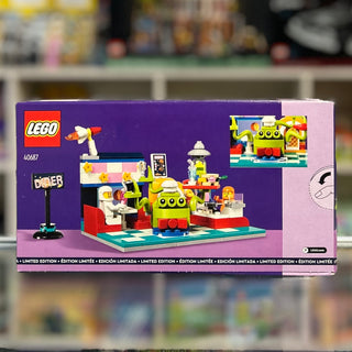 Alien Space Diner - 40687 Building Kit LEGO®