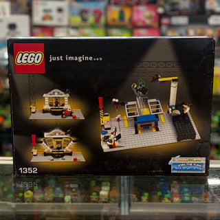 Explosion Studio, 1352 - LEGO® Studios Set