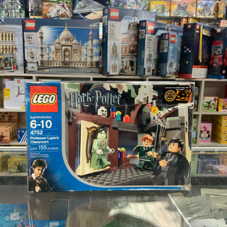 Professor Lupin's Classroom, 4752 - LEGO® Harry Potter Set