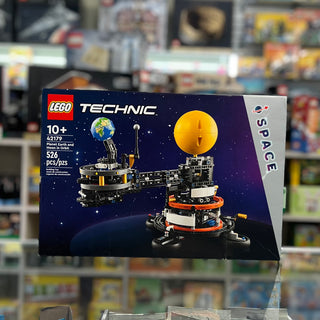 Planet Earth and Moon in Orbit, 42179 LEGO® Technic Set Building Kit LEGO®