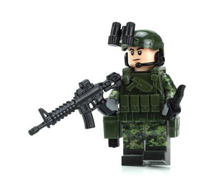 Canadian Army Soldier Custom Minifigure, BB104