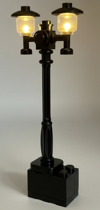 Light-Up Double Lamp Post on Battery, ACDDH Light up kit United Brick Co® Black Amber