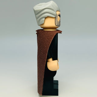 LEGO Count Dooku minifigure with white swept-back hair, tan face, brown textured cape, and black torso.