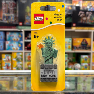 New York Skyline Statue of Liberty Minifigure, Flatiron, New York, NY blister pack, 853600 - LEGO® Magnet Set