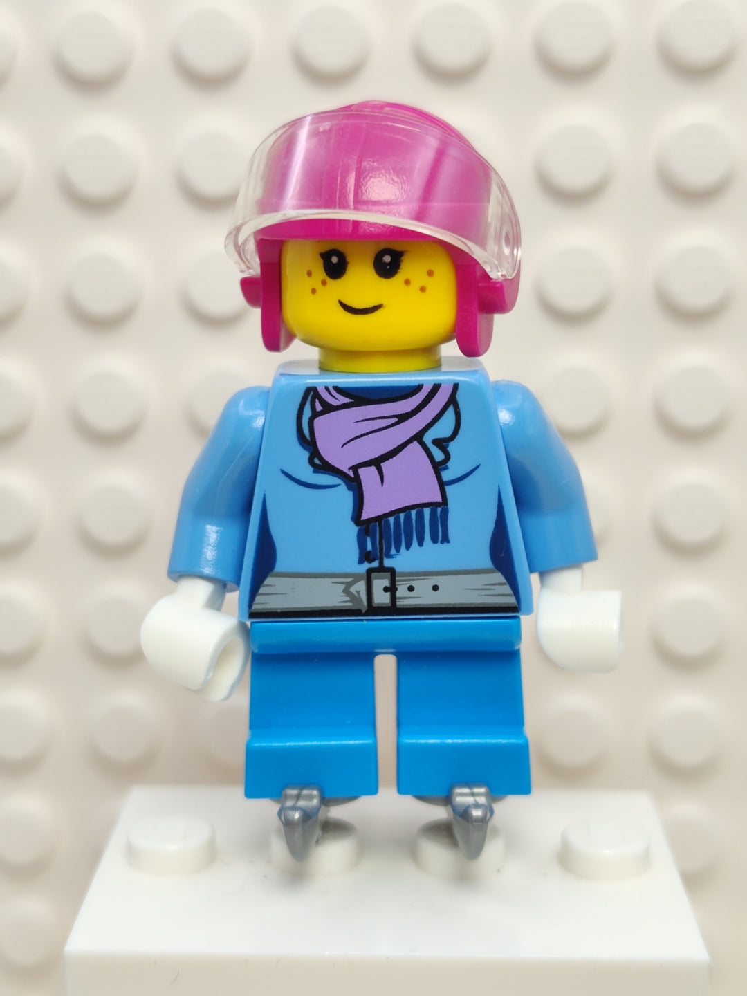 Lego Ice Hockey Player Girl, hol081
