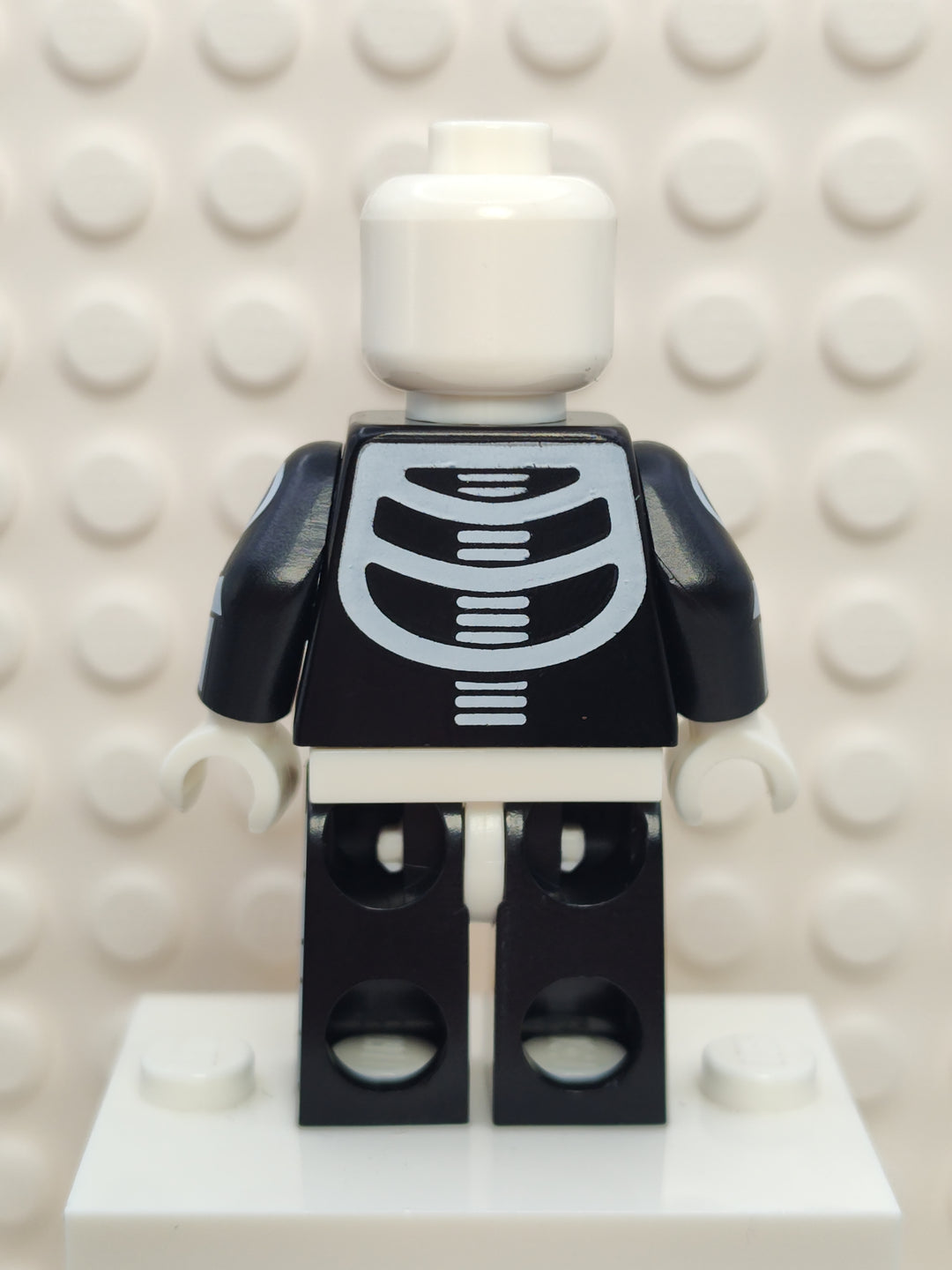 Skeleton Guy - White Head, hol237