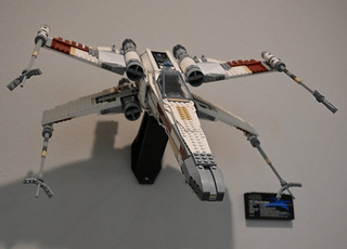 UCS Red Five X-Wing Starfighter Wall Mount Custom, Gear Bricked Up Designs