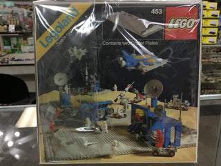 Two Crater Plates, 453 Building Kit LEGO®   