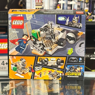 Clash of the Heroes, 76044 - LEGO® DC Super Heroes Set