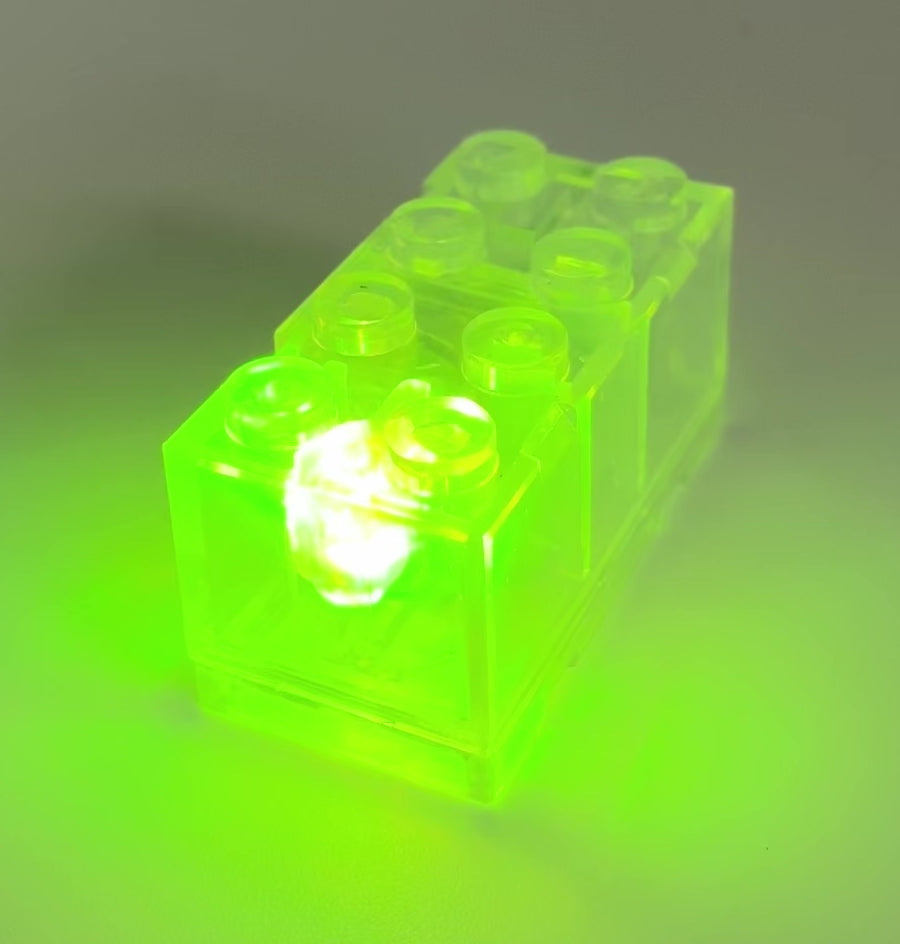Light-Up 2x4 Brick, Battery Operated, CB2x4 & LB2x4 Custom Parts United Brick Co®