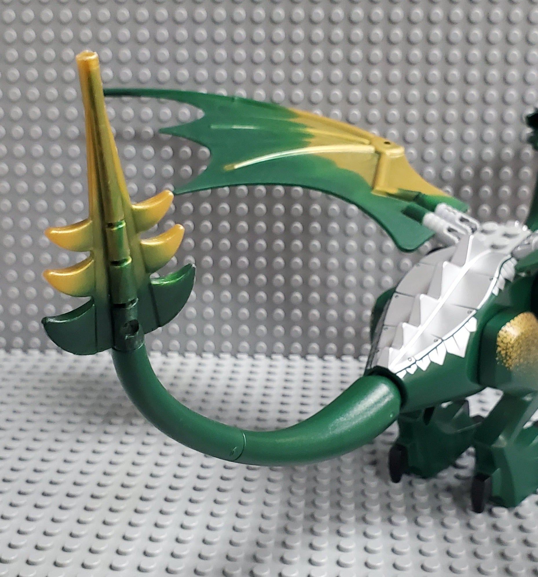 RARE GREEN outlet DRAGON 7048 FANTASY ERA