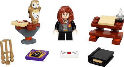 Hermione's Study Desk polybag, 30392