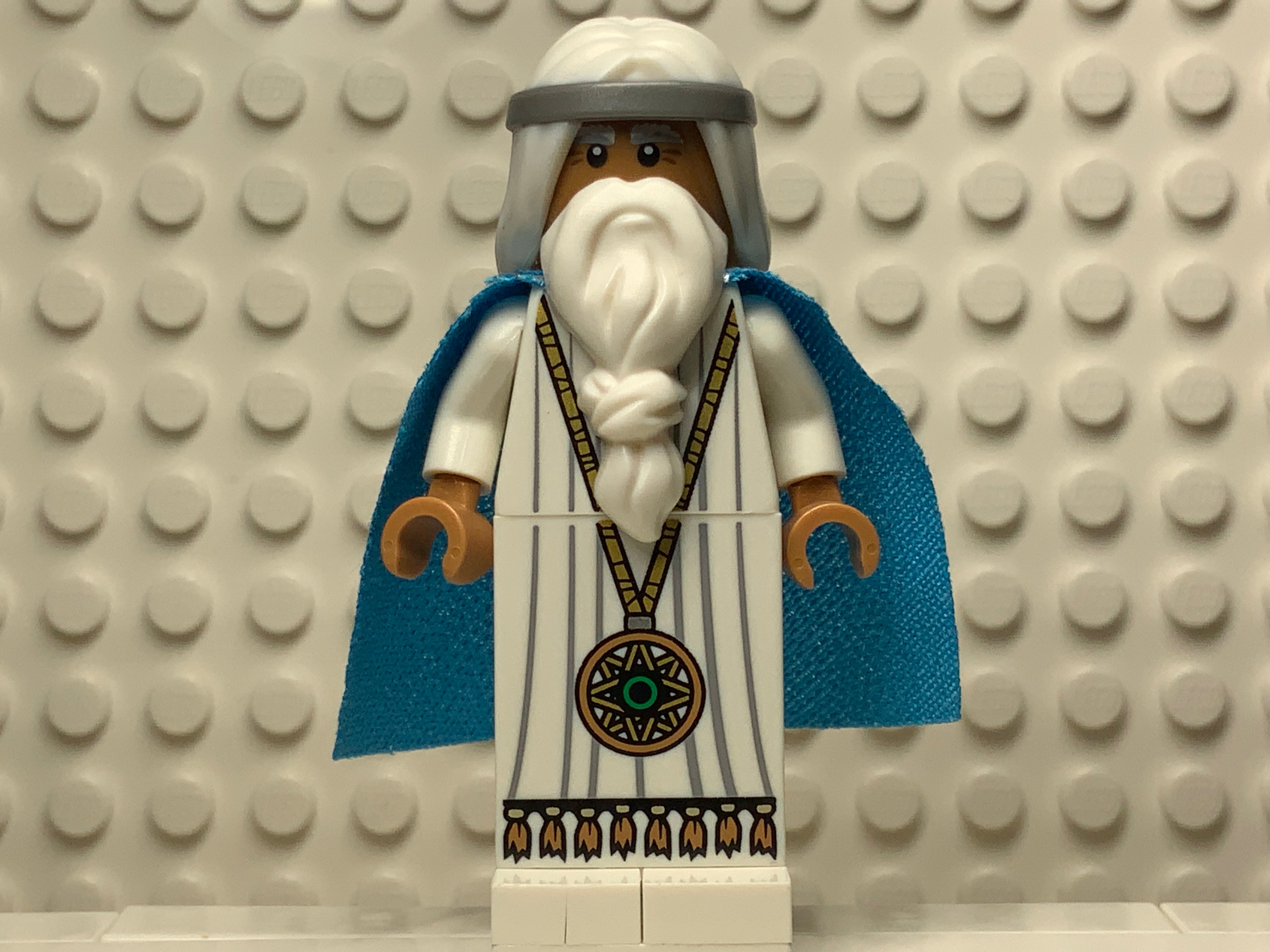 Vitruvius, with Medallion and Black Eyes with Pupils, tlm071