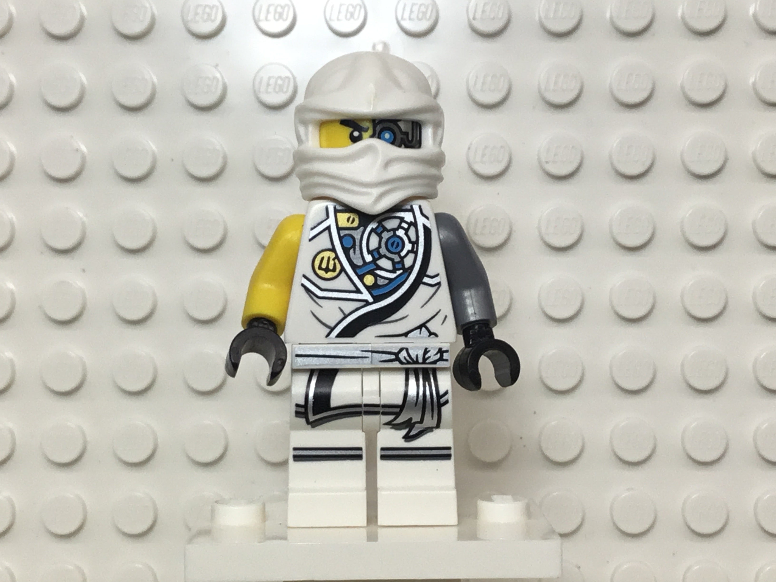 Zane Elemental Robe Zane (Tournament Robe) - Tournament of Elements, Battle Damage, njo228 ...