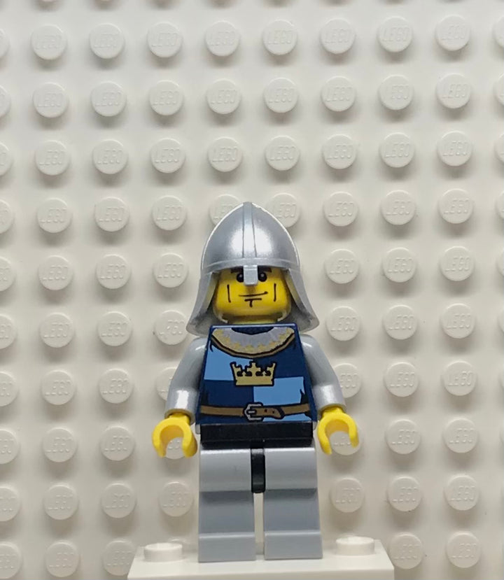 Fantasy Era, Crown Knight Quarters, Helmet with Neck Protector, Vertical Cheek Lines, cas408 Minifigure LEGO®   