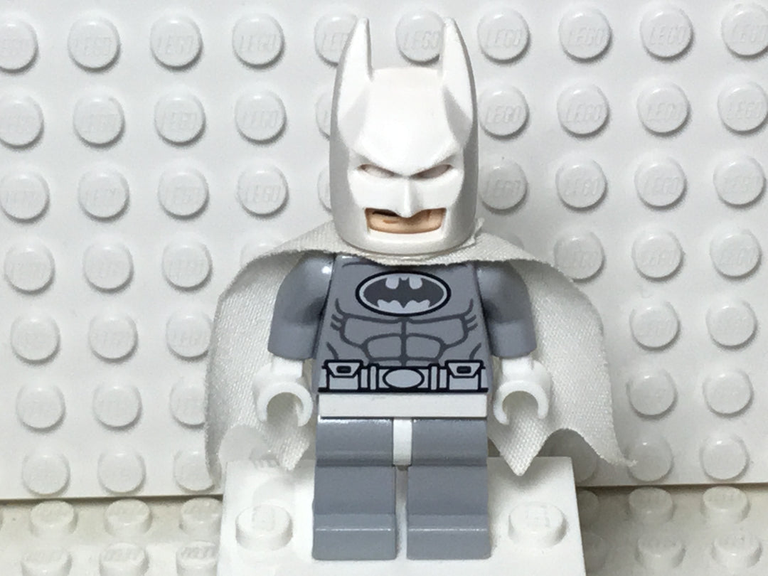 Batman (Classic) - LEGO DC Comics Collectible Minifigure (Series 1) – The  Brick Show Shop