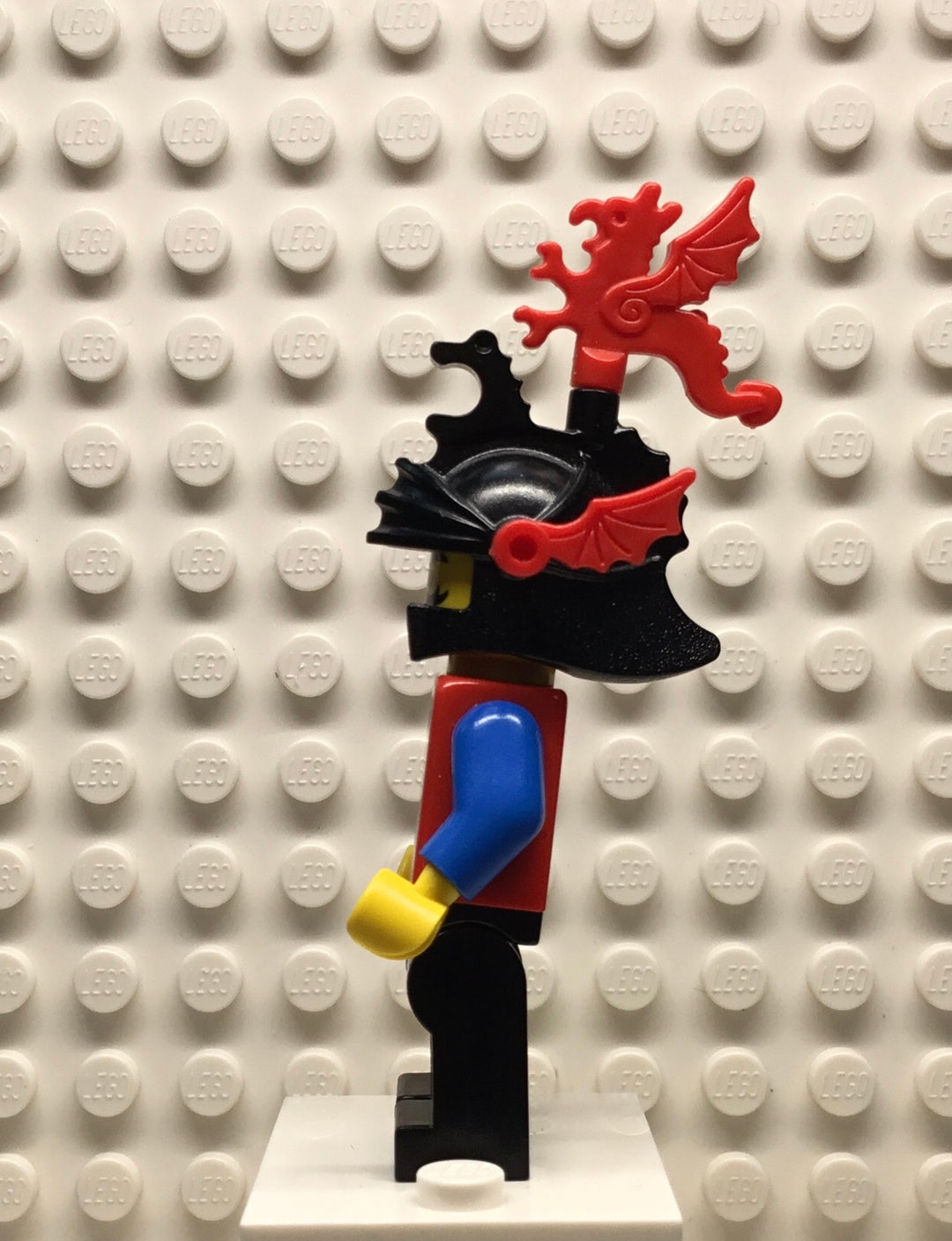 Dragon Knights, Knight 2, Black Legs, Black Dragon Helmet, Red Plumes, cas017