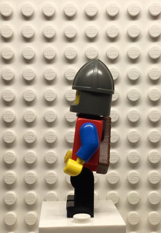 Crusader-Axe, Black Legs with Red Hips, Dark Gray Chin-Guard, Quiver, cas237a Minifigure LEGO®   