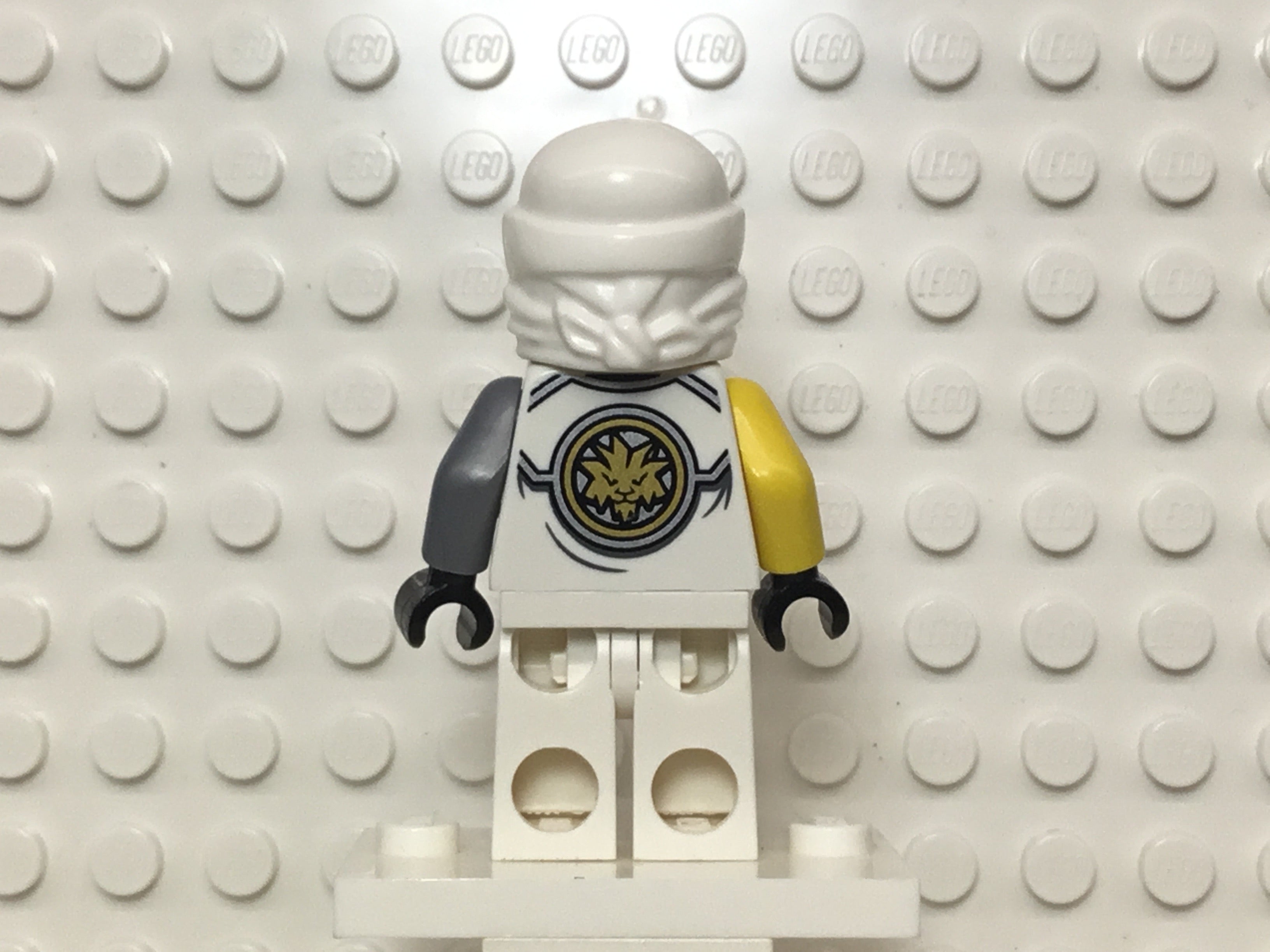 Zane Elemental Robe Zane (Tournament Robe) - Tournament of Elements, Battle Damage, njo228 ...