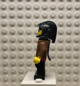 Wolfpack, Eye Patch, Brown Arms and Black Legs, Black Hood and Cape, cas251 Minifigure LEGO®   